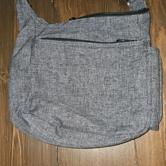 Lug flutter crossbody purse - Picture 3 of 7